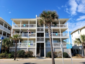 A condo complex of Tybee Island vacation rentals to stay on during spring break.
